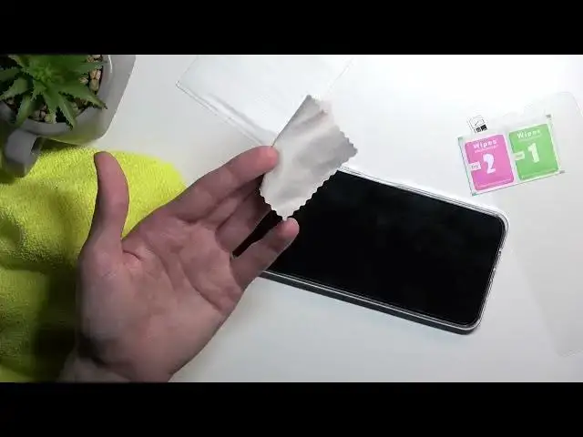 Video thumbnail for How to Install the Tempered Glass on the HUAWEI Nova Y61 - Apply the Protective Glass