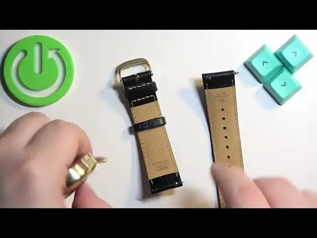 Video thumbnail for How to Change Straps on GARMIN Vivomove Luxe