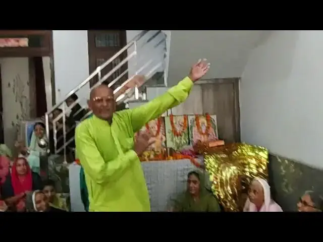 Video thumbnail for खाती घड़ दे खटोला ,रे मेरा सोवगा नन्द लाला भजन, दादा ने मचाई धूम#happy_lokgeet #krishna #new