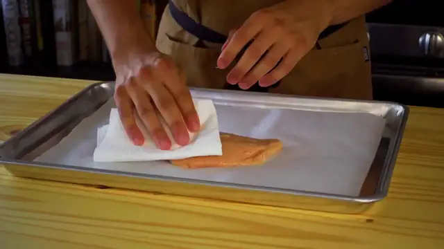 'Video thumbnail for The Basics Ep.3 How To Cook a Juicy Chicken Breast(720P_HD)'