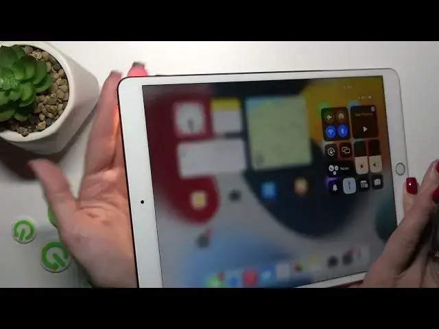 'Video thumbnail for How to Switch On the Flashlight on the iPad Pro 12.9' 2017'