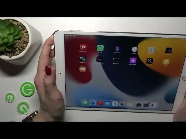 Video thumbnail for How to Power Off the iPad Pro 12.9' 2017 Device - Shut Down