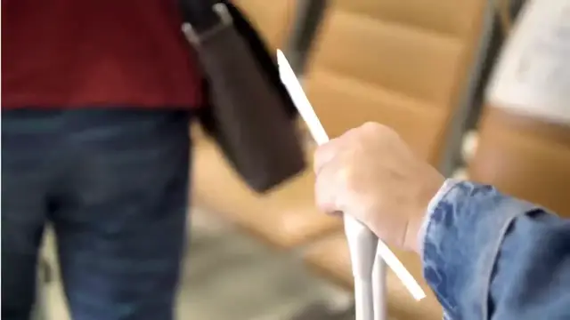 Video thumbnail for 8 NEW Airport Mistakes You_re Probably Making in 2025(720P_HD)