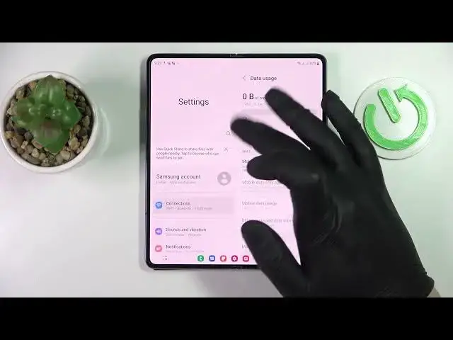 Video thumbnail for SAMSUNG Galaxy Z Fold 4 - How To Check Data Usage