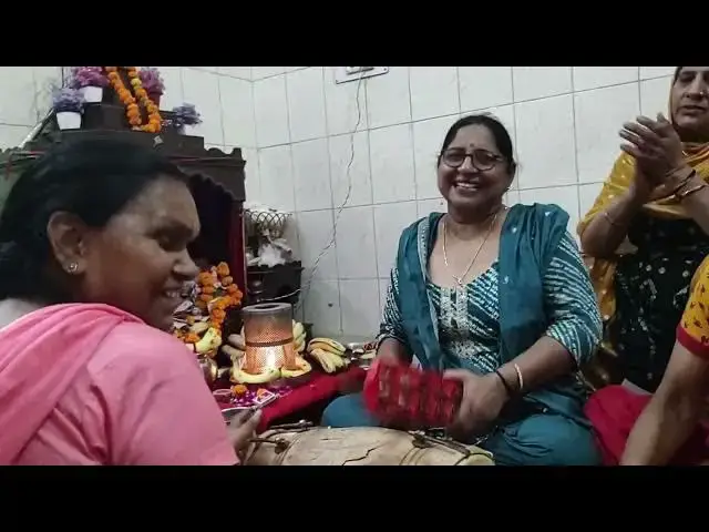 Video thumbnail for है मेरी बेबे पार्वती तेरा बेटेऊ 😂😂❤️#viral #bholenath #bhajan #happy_lokgeet