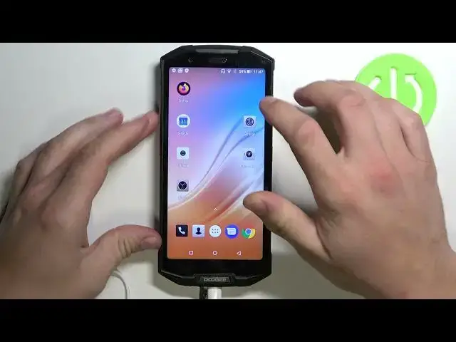 Video thumbnail for How to connect headphones to Doogee S70 - Plug in headphones