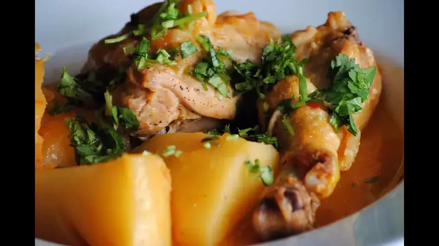 Video thumbnail for CHICKEN STEW | How To Make A Colombian Chicken Stew | SyS