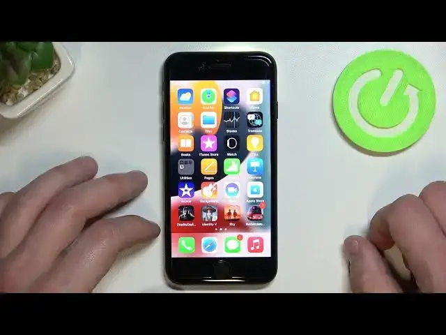 'Video thumbnail for How to Turn Off Flashlight on iPhone SE (2022) - Deactivate Tourch on iOS'