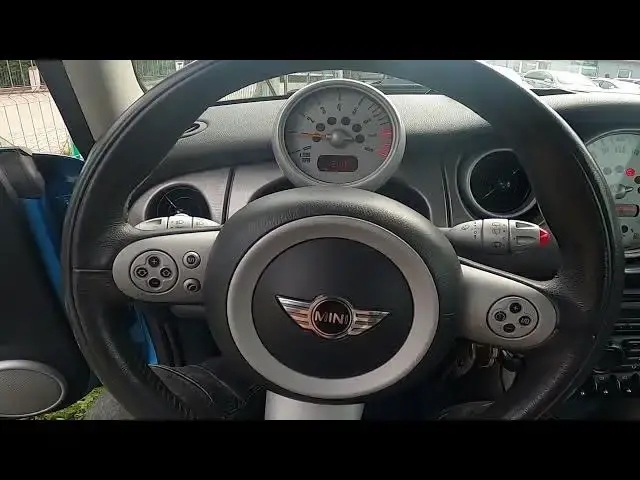 Video thumbnail for How to Unlock the Hood in Mini R50/Cooper S ( 2001 – 2007 ) - Open Bonnet by Lever