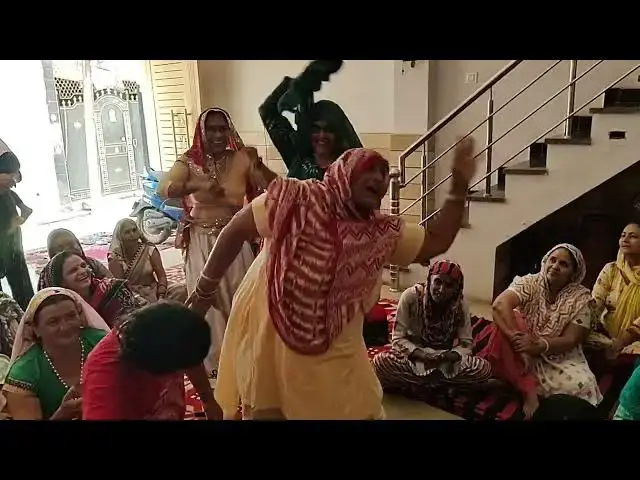 Video thumbnail for (एंटी का मस्त डांस)  छोटा सा सुदामा,कृष्ण  का डांस #happy_lokgeet #trending #viral #डांस # #kanha