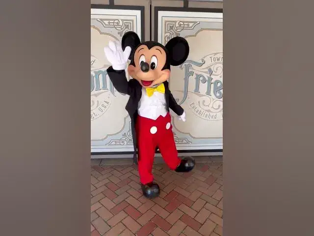 Video thumbnail for Mickey Mouse at Disneyland🥁 #disney #disneyland #disneycharacters #mickeymouseclubhouse  #shorts