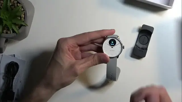 Video thumbnail for Withings ScanWatch Light Unboxing