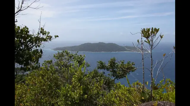 Video thumbnail for Nid d'Aigle auf La Digue | Seychellen