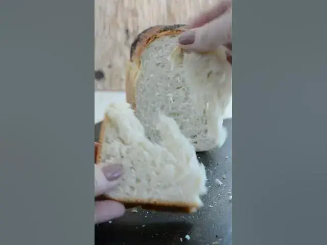 Video thumbnail for Pâine moale și pufoasă la tavă #bucatearomate #retetesimple #painedecasa