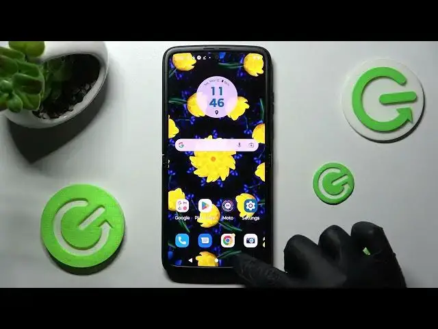 Video thumbnail for MOTOROLA RAZR 2022 - How To Change Icon Size