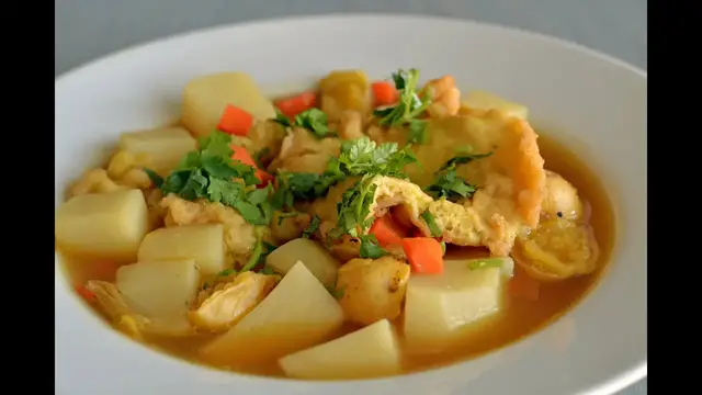 'Video thumbnail for Sopa de Orejas Recipe | How To Make Potato Soup W/ Fritters | SyS'