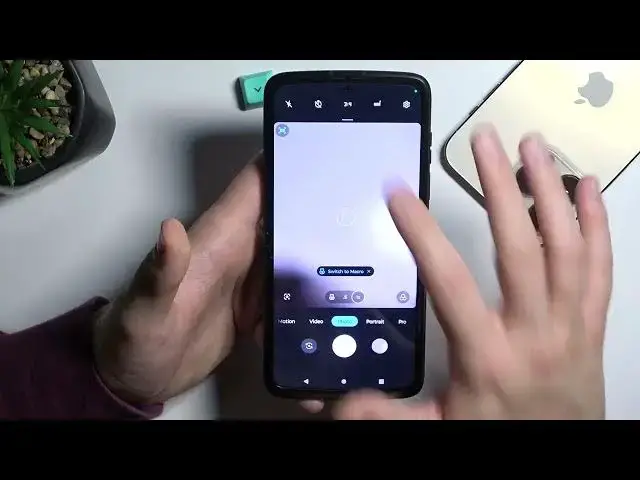 'Video thumbnail for MOTOROLA Razr 2022 Camera Tips and Tricks | Hidden Camera Features'