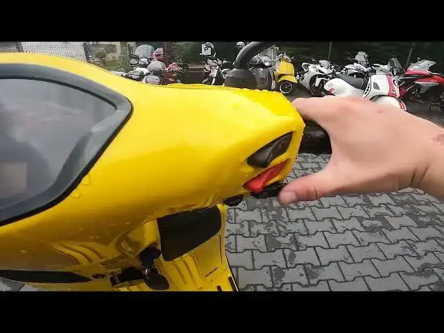 'Video thumbnail for How to Turn Engine On or Off in Vespa GTS ( 2005 - now ) - Use Start Stop Function'