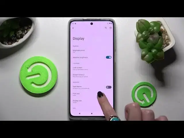 'Video thumbnail for MOTOROLA MOTO G82 - How To Change Font Size'