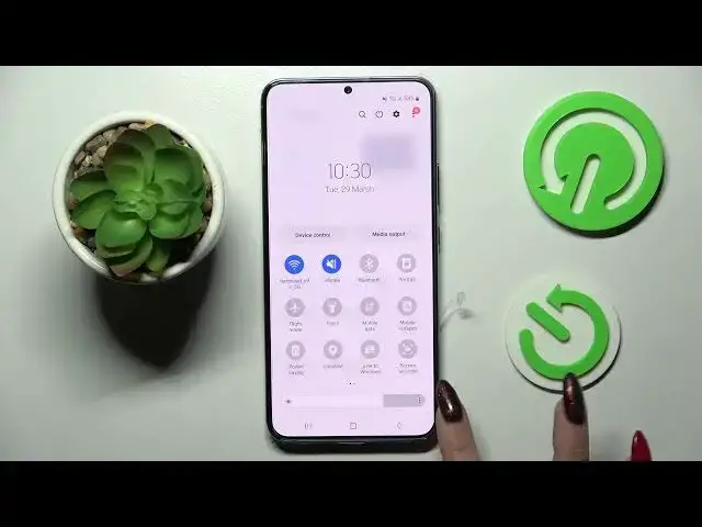 Video thumbnail for Samsung Galaxy S22+ How To Activate Auto Brightness