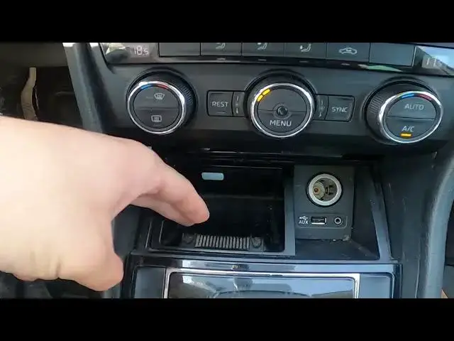 'Video thumbnail for How to Eject Ash Tray in Skoda Superb III ( 2015 – Now ) | Empty the Ash Tray'