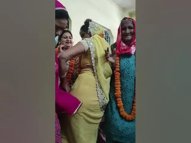 Video thumbnail for सास बहू का कंपीटिशन  डांस#happy_lokgeet #viral #डांस #shortvideo