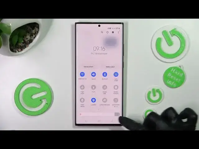 Video thumbnail for How to Turn On Auto Brightness on SAMSUNG Galaxy Note 20 Ultra