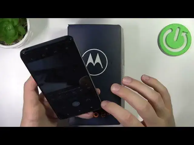 'Video thumbnail for How to Use Camera Pro Mode on MOTOROLA Moto E22'
