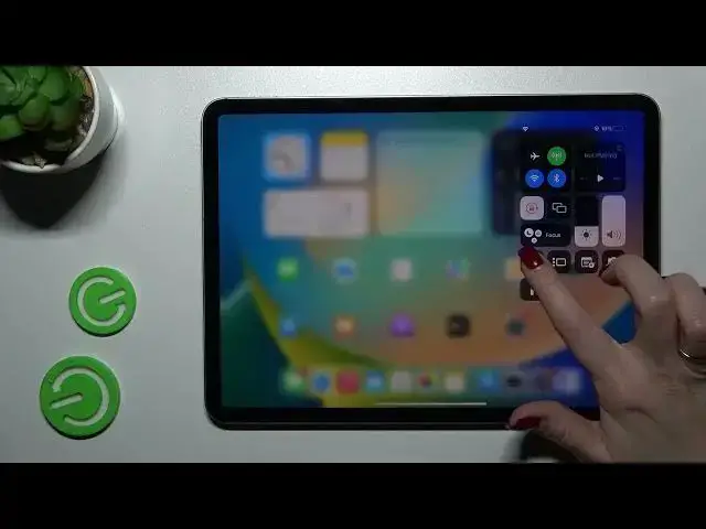 Video thumbnail for How to Turn On / Turn Off the Silent Mode on the iPad Pro 4th Gen (2022)