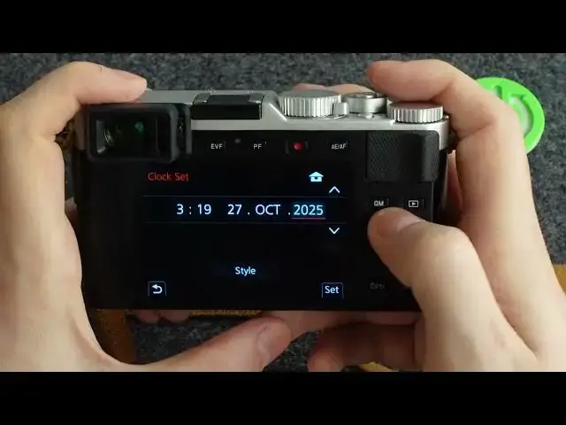 Video thumbnail for Leica D Lux 7 - How To Adjust Date & Time Settings
