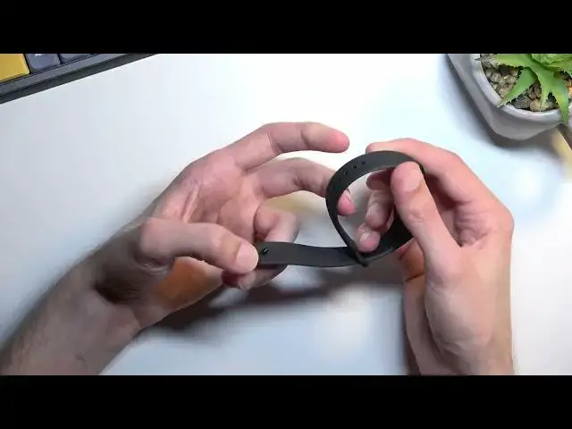 Video thumbnail for Unboxing and Review of your Xiaomi Mi Band 7 - Check What is Included in the Xiaomi Mi Band 7 Box