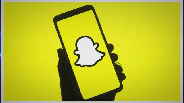 Video thumbnail for How Do You Make A Group Chat On Snapchat