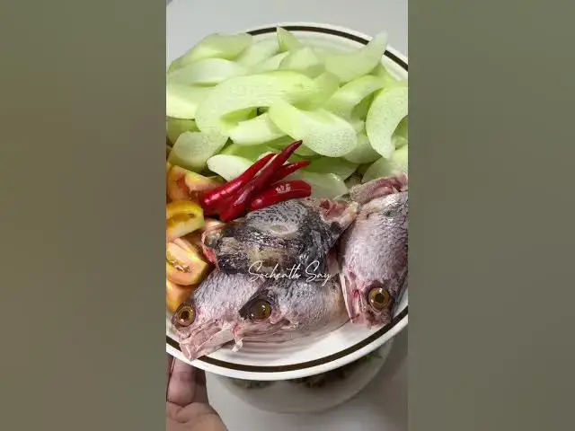 Video thumbnail for Quick and Easy Cambodian Recipes | សម្លរម្ជូរក្តាតក្បាលត្រី