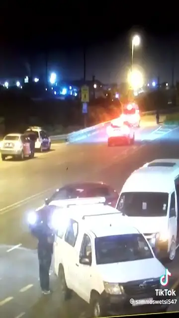 Video thumbnail for Traffic cop hit at high speed after misjudging vehicles distance