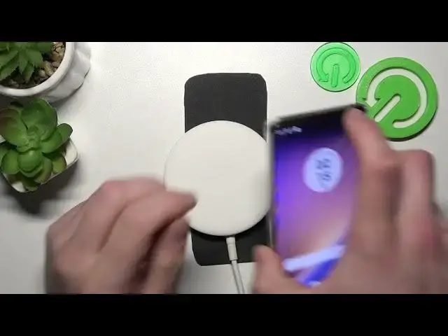 'Video thumbnail for Wireless Charging - Does MOTOROLA Moto X40 Support Wireless Charging'