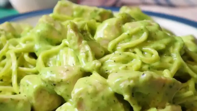 Video thumbnail for Easy Chicken & Pasta Recipe