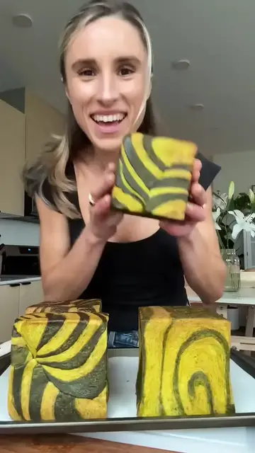 Video thumbnail for A pistachio cube croissant  💚  croissant  pastry  dessert  pistachio  baking(720P HD)