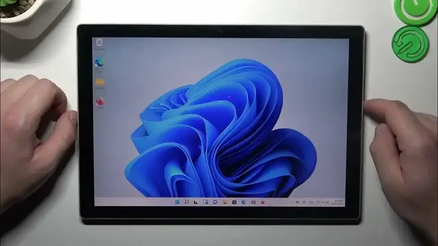 Video thumbnail for Does MICROSOFT Surface Pro 7+ Have Headphones Jack?