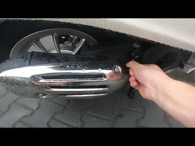 'Video thumbnail for Where is Engine Oil Level Dipstick in Vespa Primavera ( 2017 - now ) | Measure Engine Oil Level'