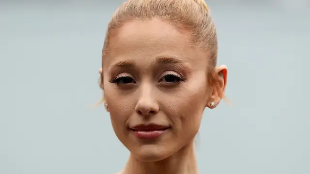 Video thumbnail for Why We're Worried About Ariana Grande