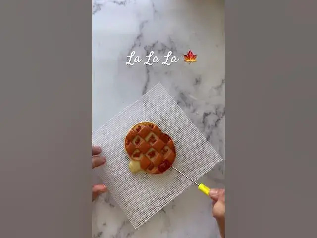 'Video thumbnail for Fall la la la la 馃崄 #cookiedesign #decoratingcookies #pumpkin #quilt #cookiebaker #fallweather'