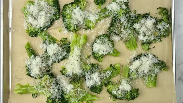 Video thumbnail for Za'atar And Parmesan Smashed Broccoli Recipe