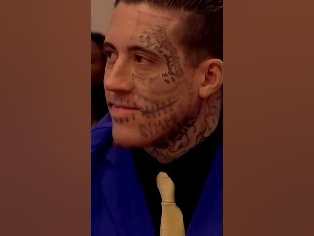 Video thumbnail for Girls Are Thirsting Over This Serial Killer