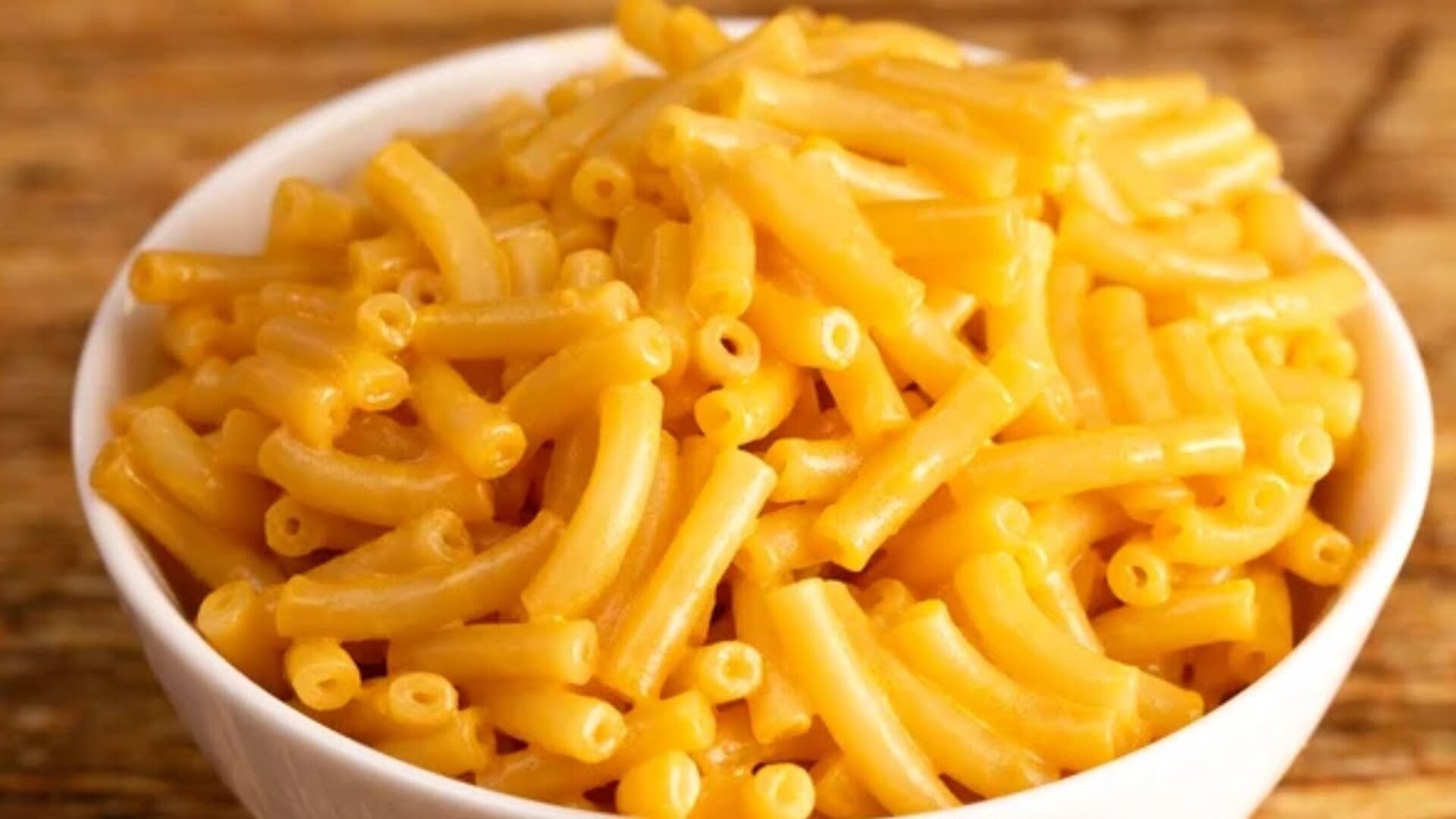 Video thumbnail for This Ingredient Swap Instantly Upgrades Boxed Mac And Cheese