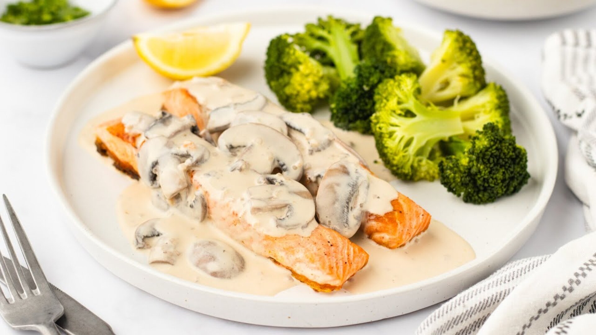 Video thumbnail for Pan-Seared Salmon With Creamy Mushroom Sauce Recipe