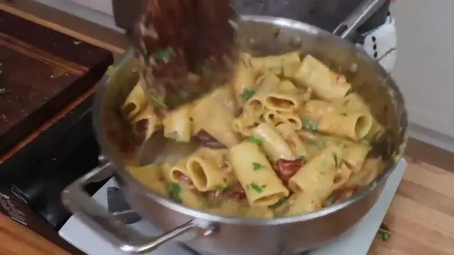 'Video thumbnail for These 15 Minute Pastas Will Change Your Dinners Forever_(720P_HD)'