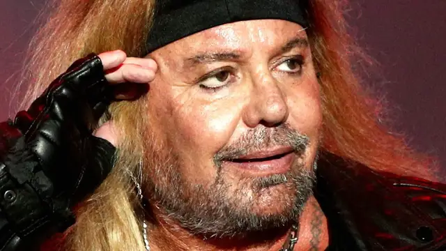 'Video thumbnail for Stars Who Seriously Can't Stand Motley Crue'