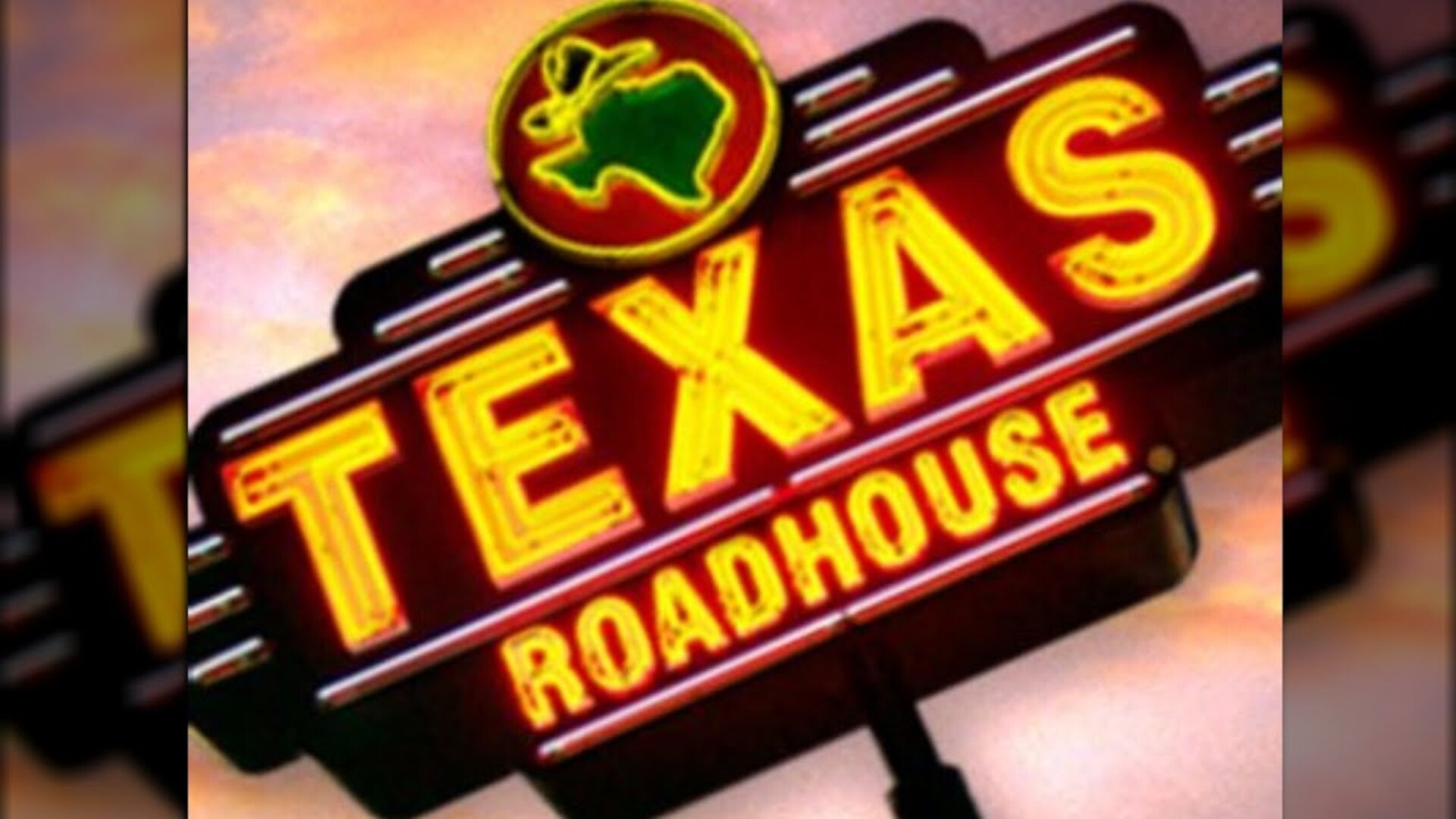 Video thumbnail for What You Should Absolutely Never Order From Texas Roadhouse