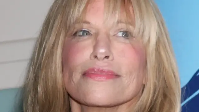 Video thumbnail for An Inside Look At Carly Simon's Life And Career