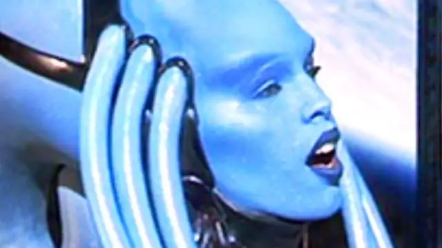 Video thumbnail for What The Diva From The Fifth Element Looks Like In Real Life